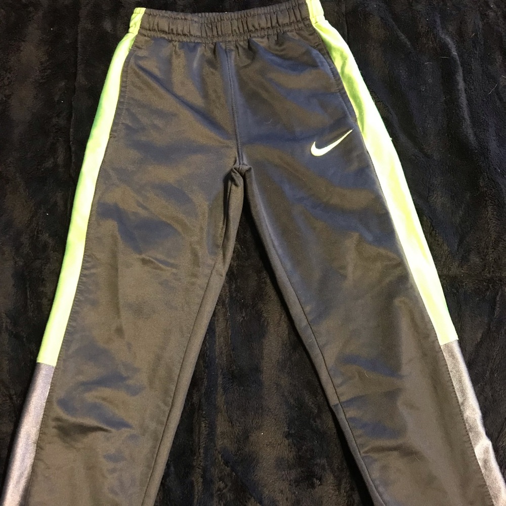 Boys size 4 Nike athletic pants